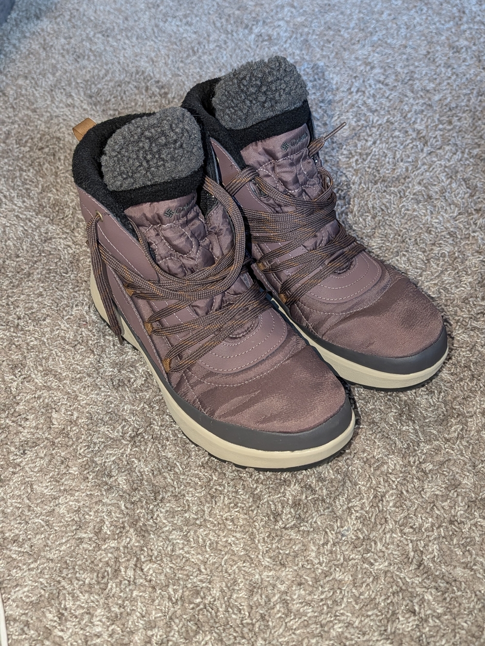 Columbia Women's Red Hills Omni-Heat Winter Boot 9